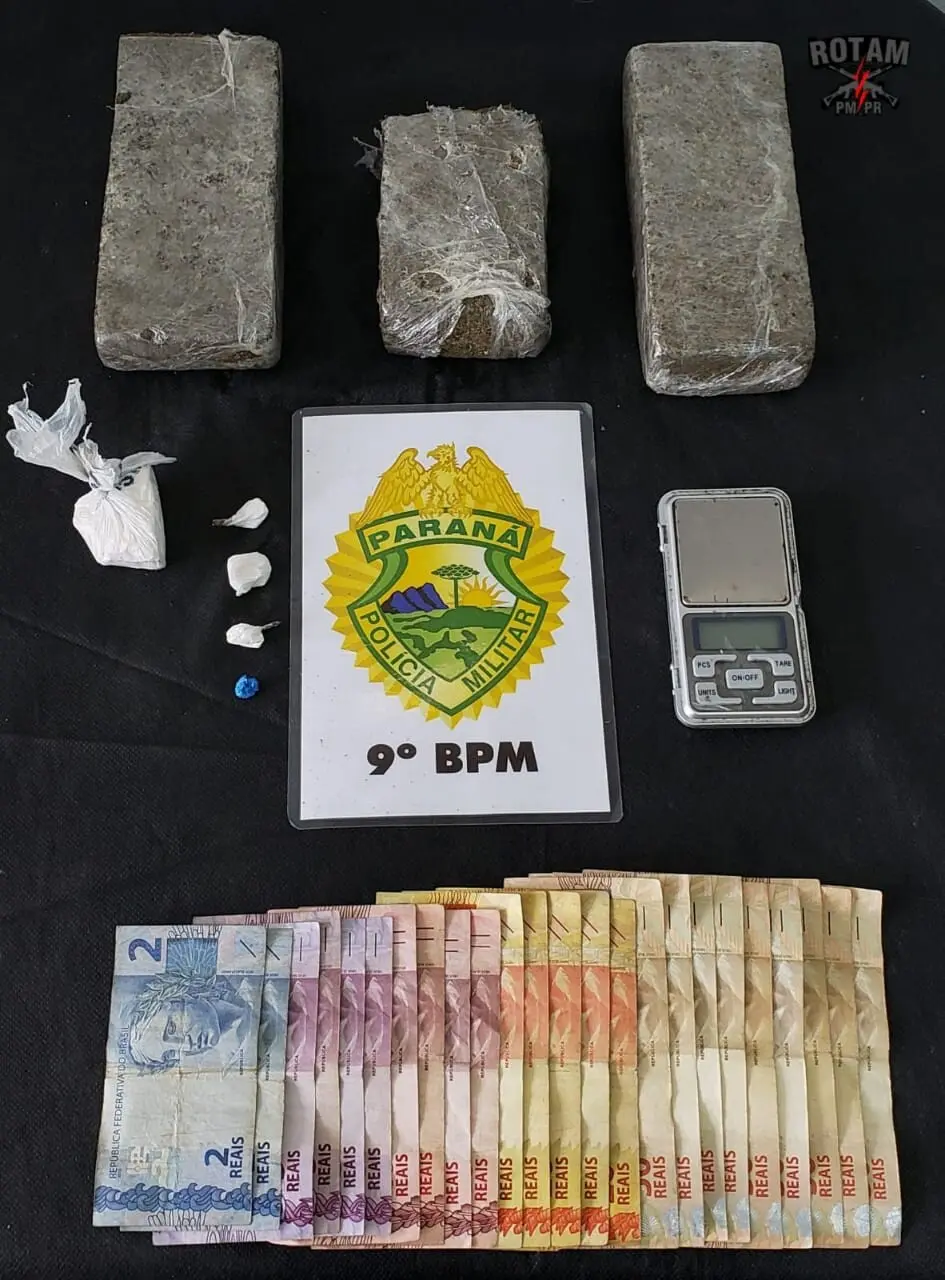 Porções de cocaína e tabletes de maconha foram apreendidos na ação