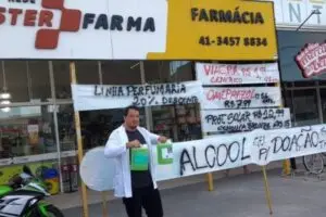 Farmácia Masterfarma distribui, gratuitamente, álcool em gel para a população