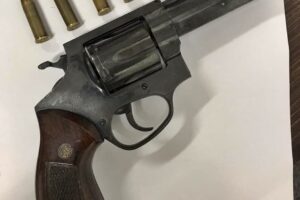 Revólver calibre 32 foi apreendido