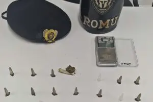 Além de drogas, menor foi flagrado com dinheiro miúdo
