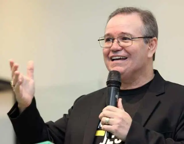 pastor maurici alves