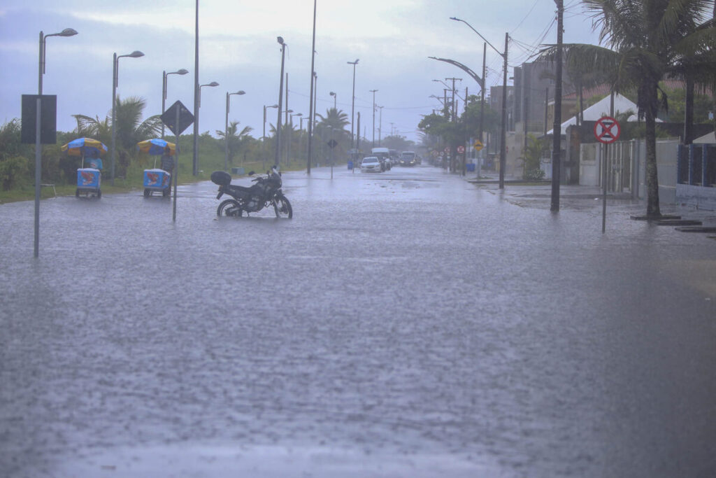 04.01.2022 - Praia chuva - tempo -