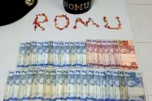 Pedras de crack e dinheiro foram encontrados com o suspeito