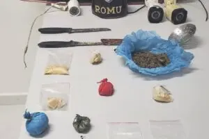 Porções de crack, maconha e cocaína foram apreendidas na ação