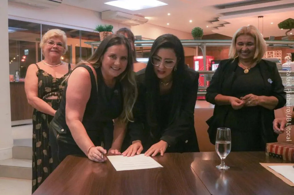Dezesseis mulheres são as novas lideranças que assumem as cinco diretorias da Câmara pelos próximos dois anos. Foto: Rafael Pinheiro/JB Litoral