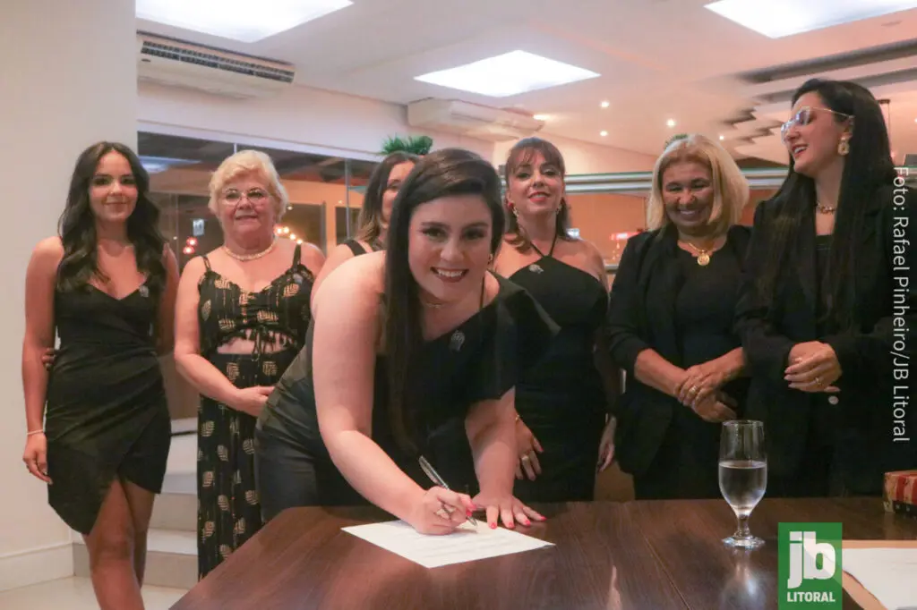 Dezesseis mulheres são as novas lideranças que assumem as cinco diretorias da Câmara pelos próximos dois anos. Foto: Rafael Pinheiro/JB Litoral