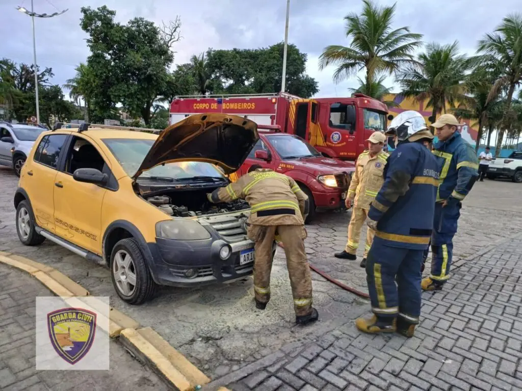 Combate incêndio veículo GCM