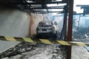 Casa incêndia no Ouro Fino