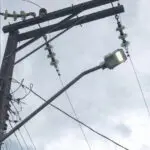 Segundo relatos dos moradores, a situação das constantes quedas de energia acontece há anos, mas, há cerca de quatro meses, se intensificou. Foto: Rafael Pinheiro/JB Litoral