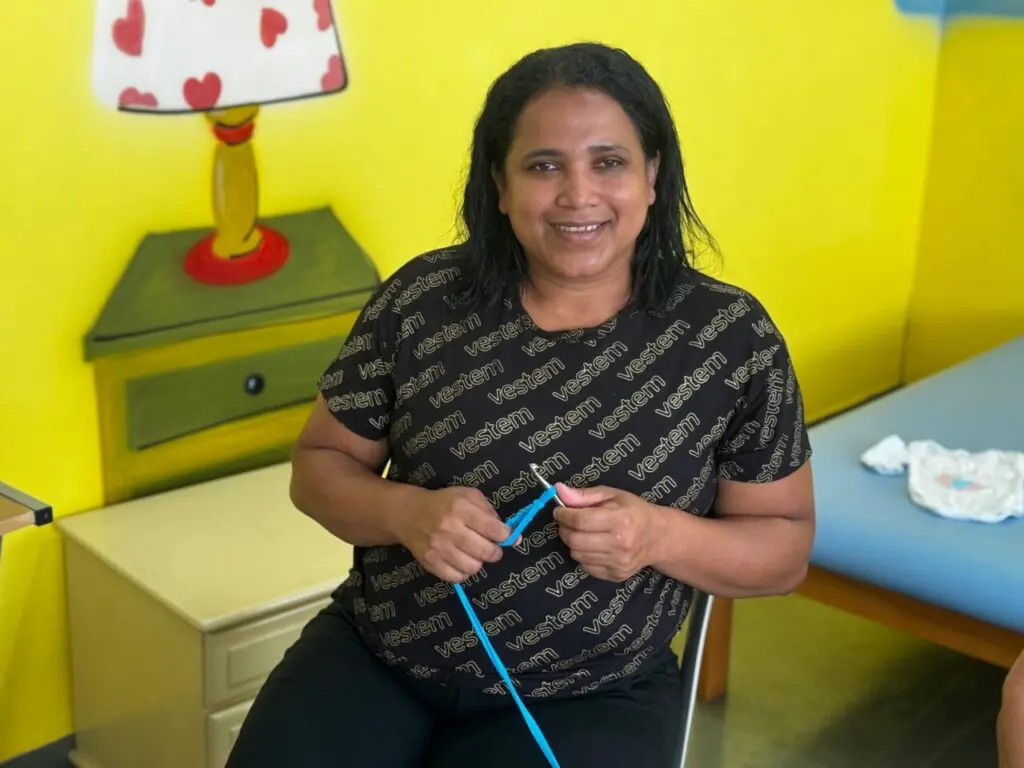 É a primeira vez que Jucimara tem contato com o crochê