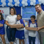 A Prefeitura de Paranaguá entregou 17 mil kits escolares