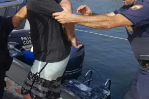 GCM cumpre mandado de prisão na Ilha do Mel