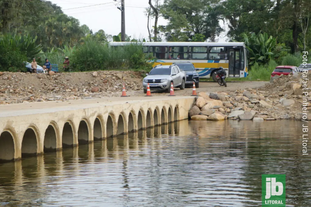 Após dificuldade em contratação de empresa para executar a obra, Ponte Molhada é reconstruída em Morretes