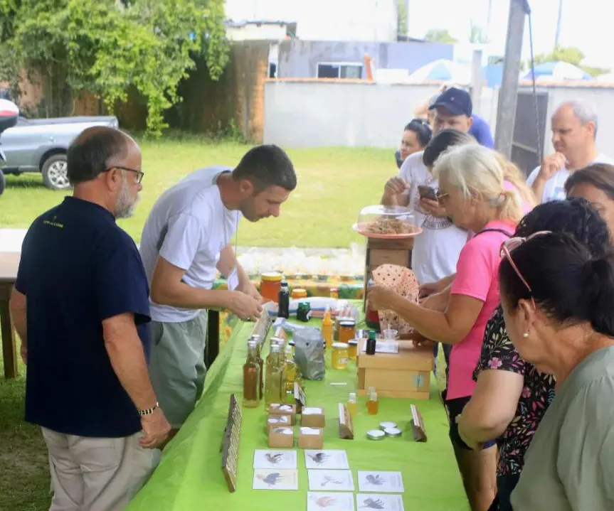 feira abelhas pontal