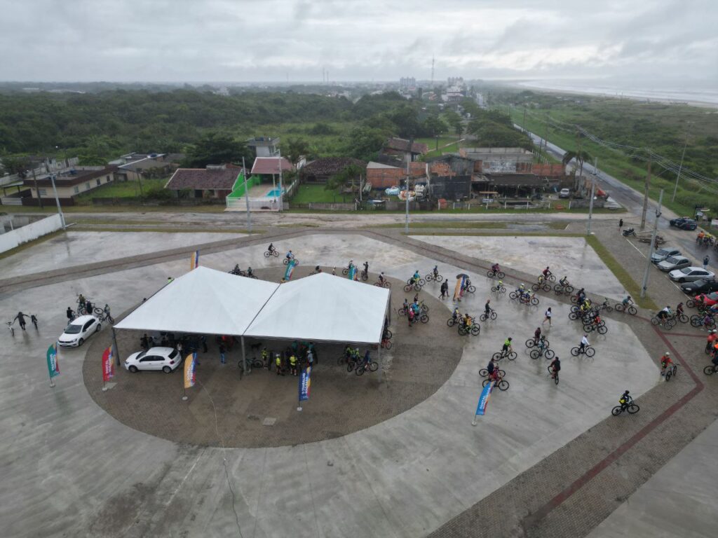 1Âº Pedala Pontal atraiu mais de 200 ciclistas e inaugurou a nova ciclovia de Pontal do Paraná – Foto – Prefeitura de Pontal (13)