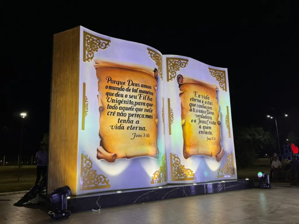 Biblia aeroparque – Foto – Mari Eduarda Soriani (2)