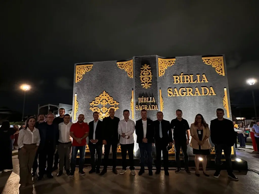 Biblia aeroparque – Foto – Mari Eduarda Soriani (3)