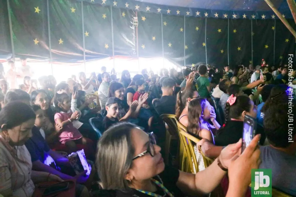 Crianças e adolescentes com necessidades especiais vivenciam momentos inesquecíveis no circo – autismo – circo (7)