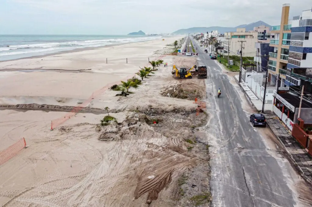 A nova mobilização do canteiro de obras, com a recontratação de operários e equipamentos, tem investimento estimado de R$ 250 mil. Foto: Roberto Dziura Jr./AEN