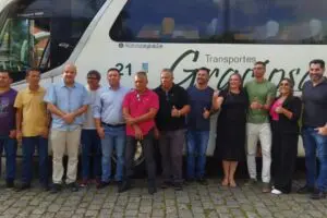 Na última sexta-feira (12), o contrato emergencial foi assinado entre a Prefeitura e a Viação Graciosa Transporte e Turismo, garantindo, assim, que os alunos não fiquem sem transporte durante o período letivo. Foto: