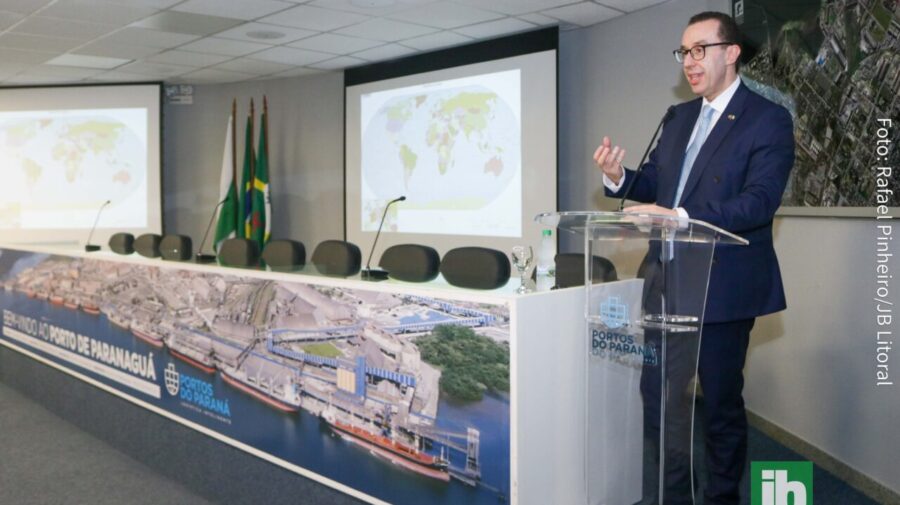 A palestra foi ministrada pelo diplomata Paulo Fernando Pinheiro Machado. Foto: Rafael Pinheiro/JB Litoral