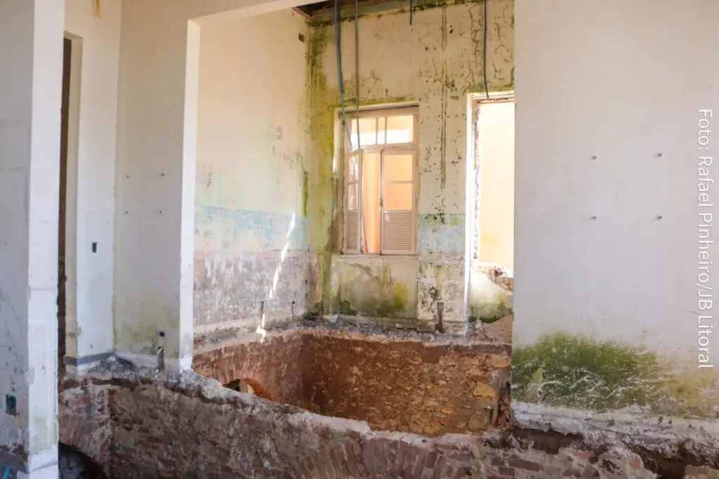 sant casa -Obras do Ambulatório Médico de Especialidades (AME) e da Maternidade Maria de Lourdes Elias Nunes avançam em Paranaguá