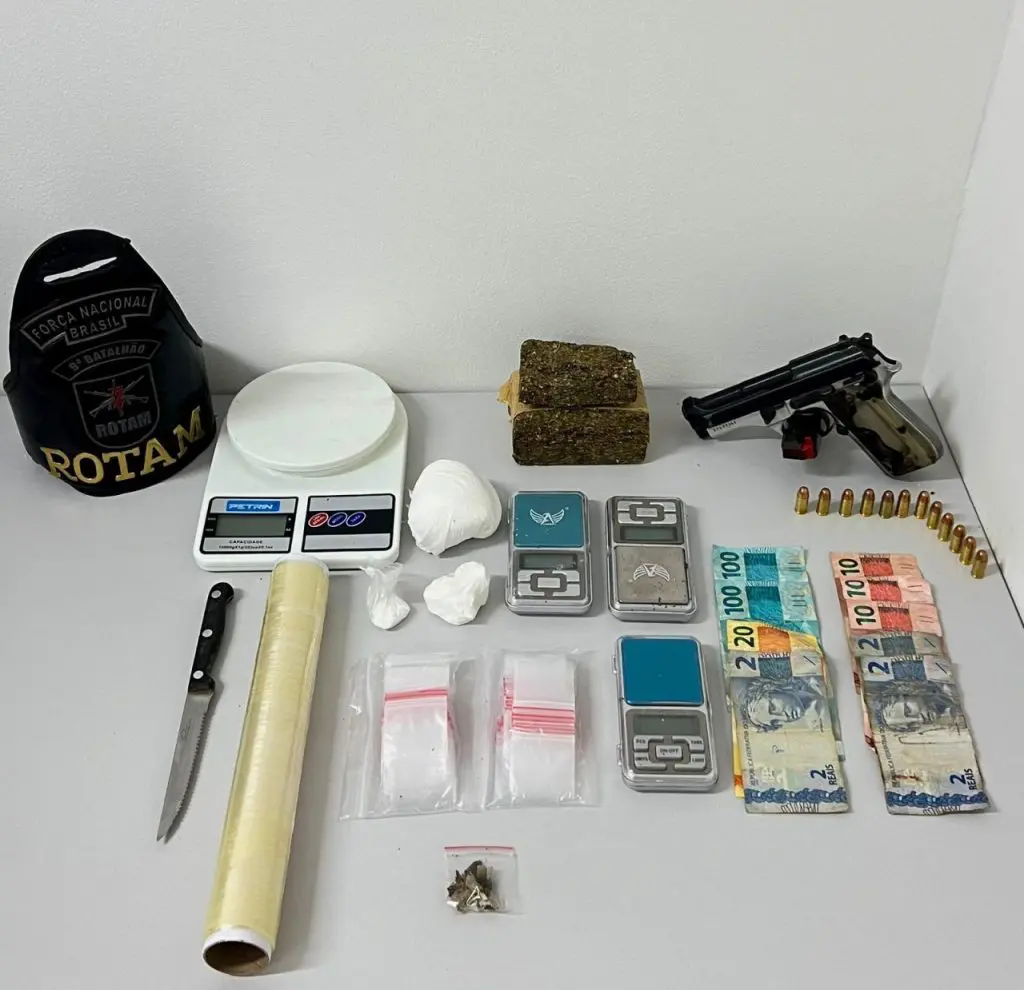 Apreensao-de-arma-e-drogas-em-Paranagua