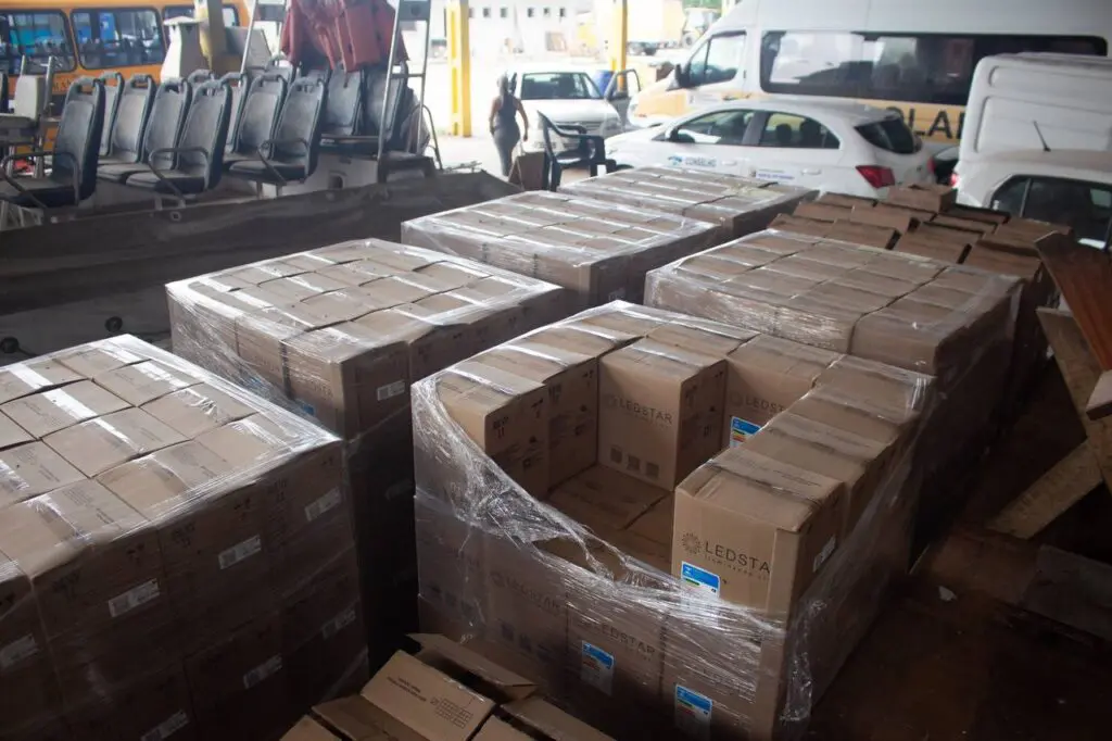 Está em execução programa de substituição de lâmpadas comuns por luminárias de LED. Foto: Prefeitura de Pontal do Paraná