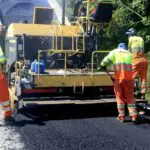 Contrato em andamento que prevê o investimento de quase R$ 8,8 milhões em pavimentação. Foto: Prefeitura de Pontal do Paraná