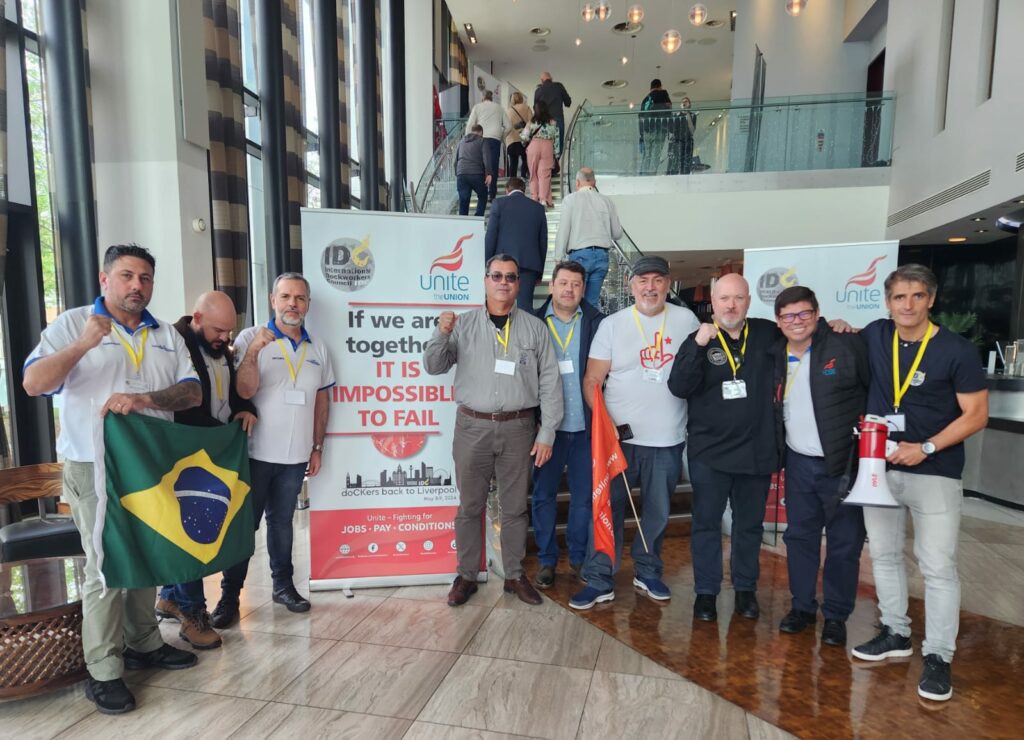 Sete representantes dos portos brasileiros, entre eles três de Paranaguá, estiveram no evento, que aconteceu na Inglaterra, no início de maio. Foto: Divulgação