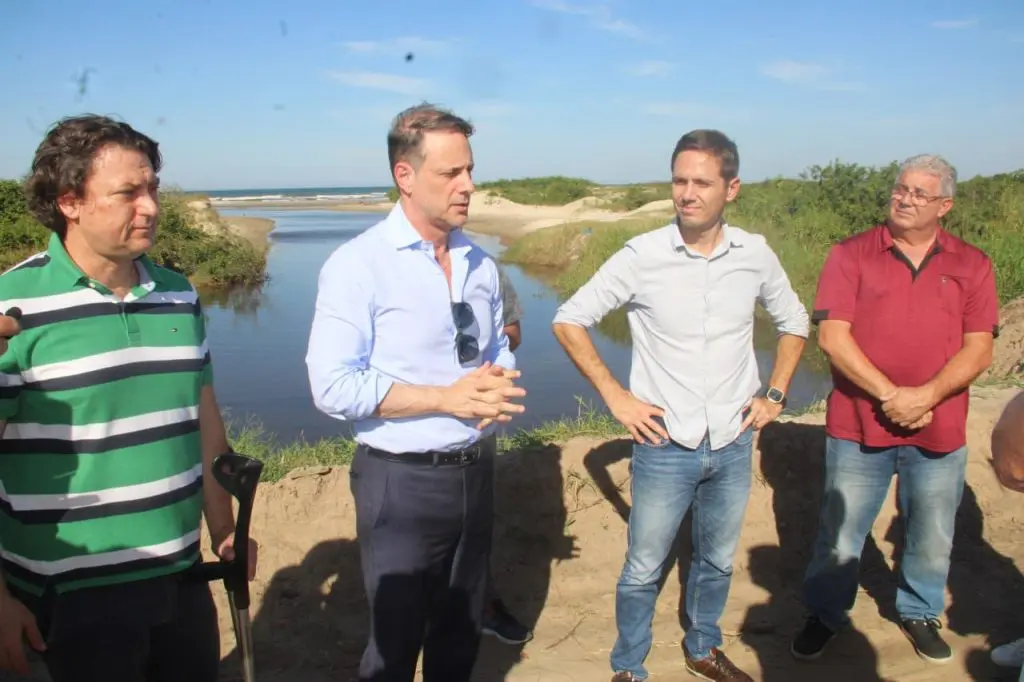 Segundo Stabile, a abrangência da rede de esgoto na cidade será ampliada, bem como instalada a infraestrutura em áreas atualmente desprovidas, além de construída uma estação elevatória. Foto: Prefeitura de Pontal do Paraná
