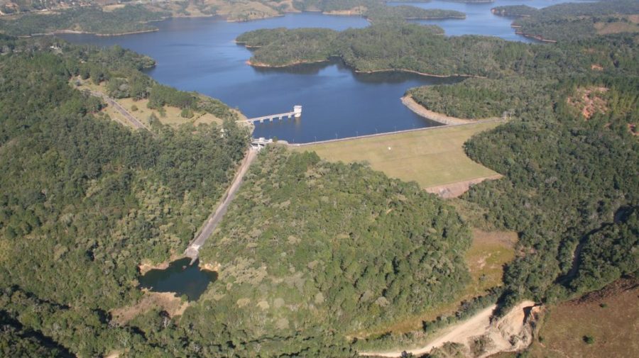 Litoral possui nove barragens, entre elas, está a Governador Pedro Viriato Parigot de Souza, uma usina hidrelétrica da Copel em Antonina, a maior central subterrânea do sul do país. Foto: Divulgação/Copel
