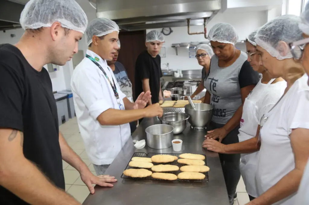 Ao longo de quase dois anos, mais de 500 alunos já passaram pelo CCP Mário Braga, recebendo capacitação em um dos mais de 50 cursos que já foram oferecidos. Foto: Prefeitura de Matinhos