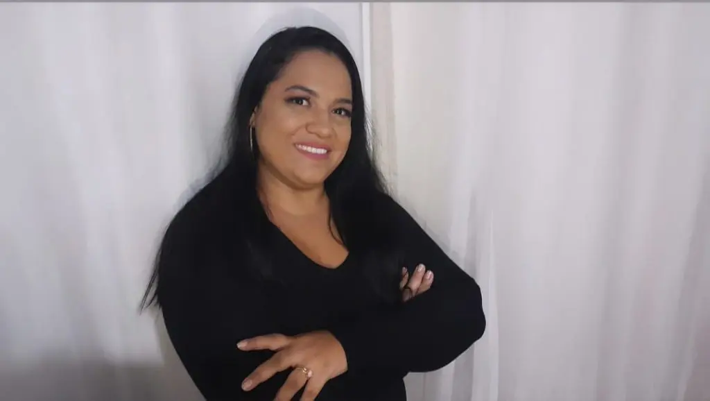 Alessany Santos de Souza, 30 anos, mãe de dois filhos, é um exemplo de como o DIU pode transformar vidas; ela implantou o método no primeiro mutirão realizado pela Prefeitura, em julho do ano passado. Foto: Arquivo pessoal