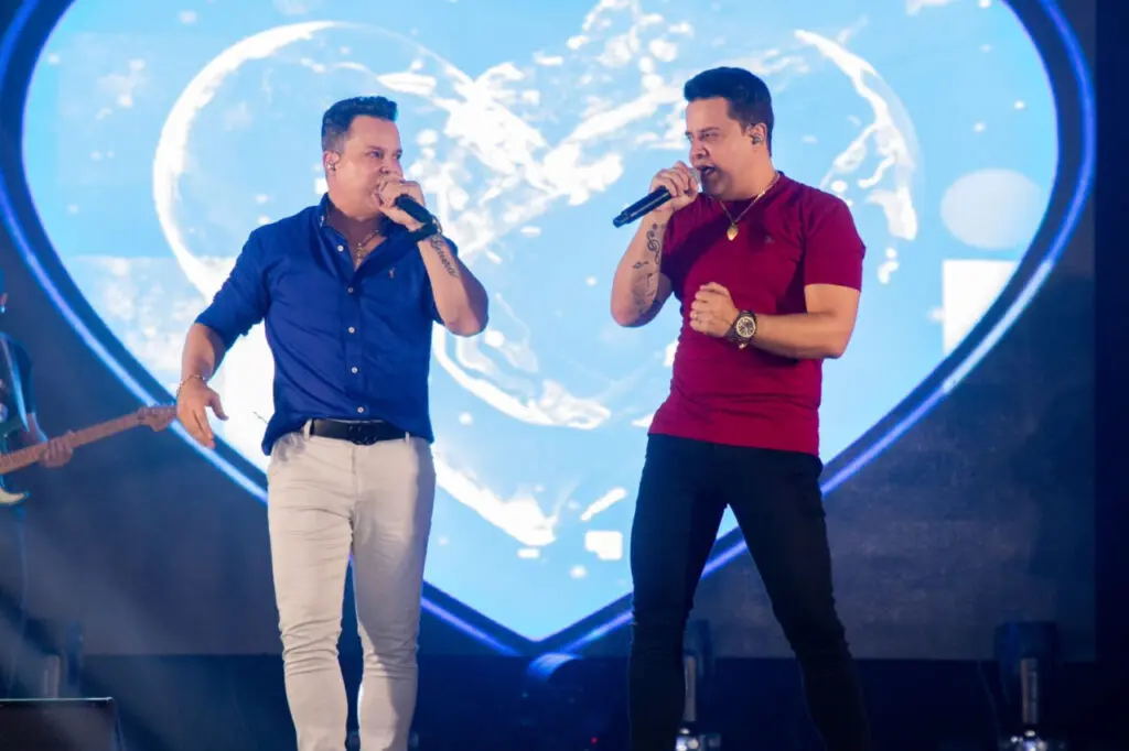 Joao-Neto-e-Frederico-na-Festa-do-Trabalhador-em-Paranagua-1