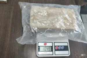 PM-apreende-1-kg-de-drogas-em-Matinhos