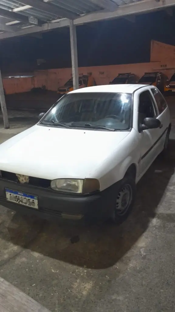 Carro furtado recuperado pela PM em Guaratuba