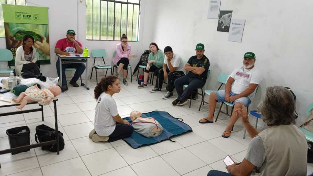 O treinamento é realizado em dois dias, com módulos teóricos e práticos. Foto: Divulgação