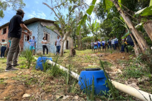 Um exemplo dos projetos de Educação Ambiental é o de saneamento básico na comunidade de Eufrasina, que se tornou um convênio entre a Portos do Paraná e a Universidade Federal do Paraná. Foto: Claudio Neves/Portos do Paraná