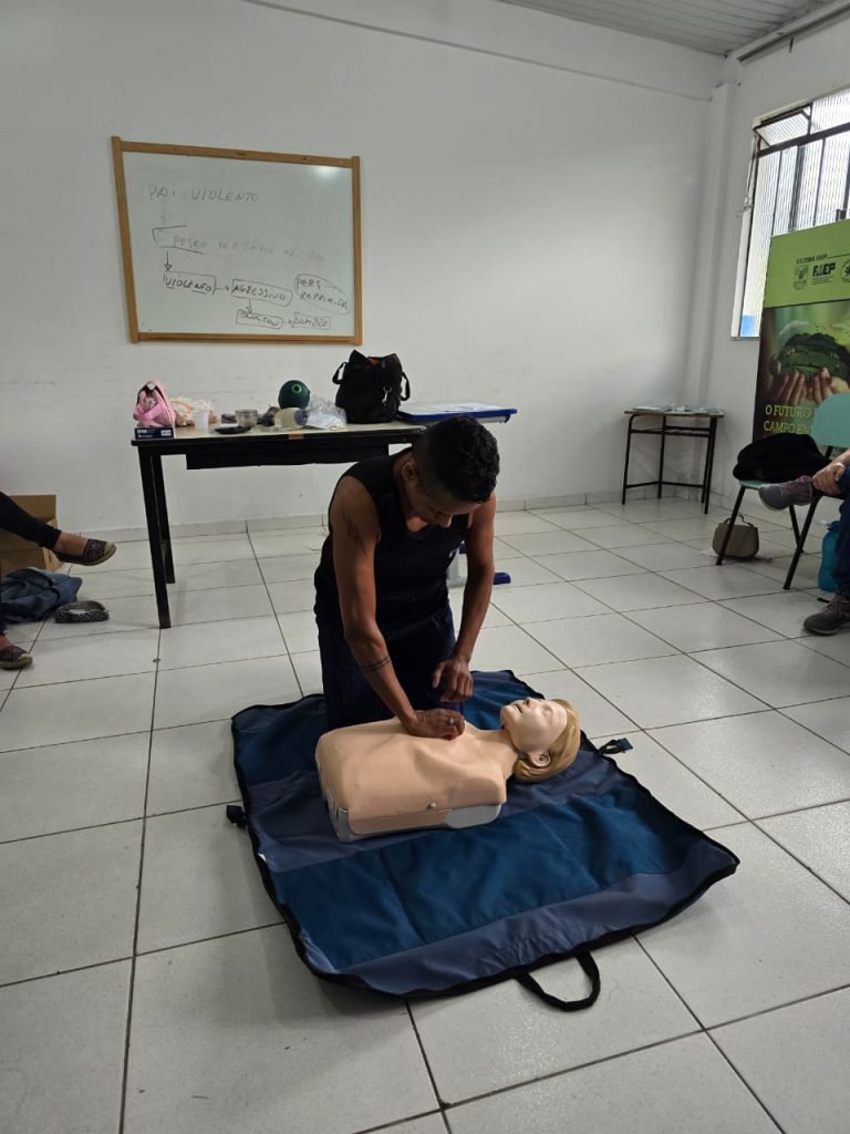 Dentre os alunos formados na turma de maio, está o guia turístico e oficineiro Júnior Bratti. Foto: Divulgação