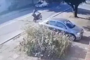 Furto de moto no Jardim Samambaia