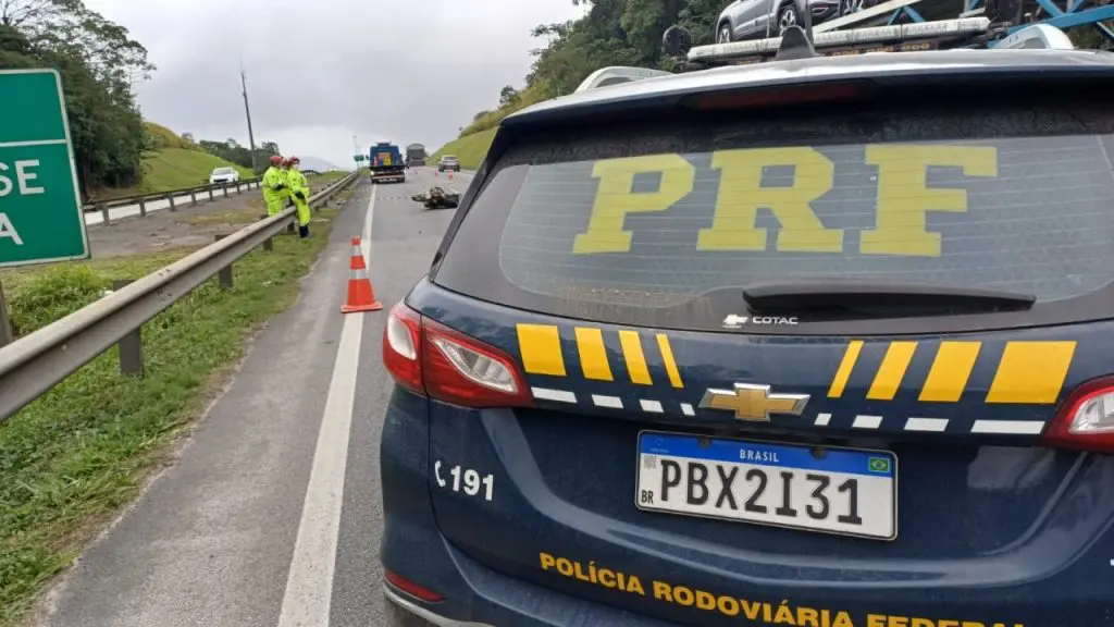 Motociclista-morre-em-colisao-com-caminhao-na-BR-277