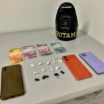 Acao-da-Rotam-recupera-celular-roubado-e-apreende-drogas
