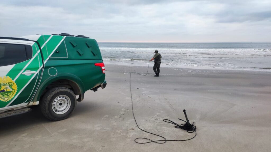 Apreensão de rede de pesca em Matinhos (1)