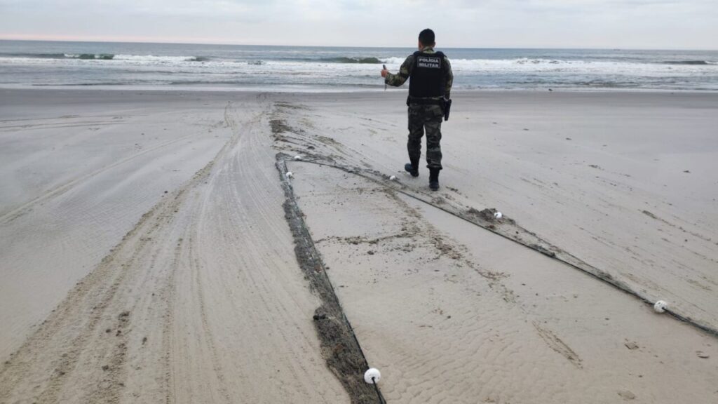 Apreensão de rede de pesca em Matinhos (6)