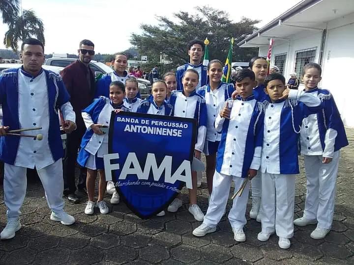 Fanfarras Antonina (2)