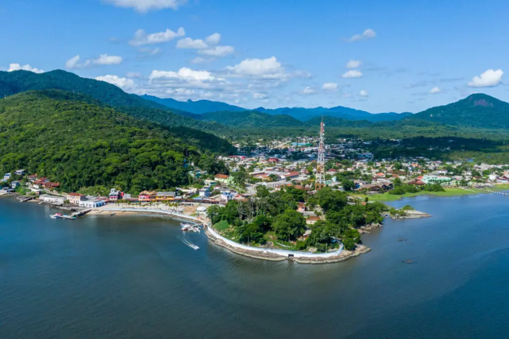Na foto, Guaraqueçaba, que faz parte da Grande Reserva Mata Atlântica. Foto: Gabriel Marchi