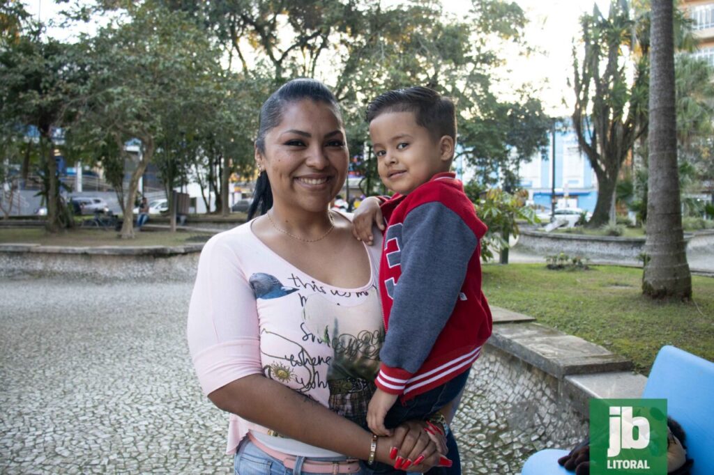 “Desejo a Paranaguá muito amor, carisma, atenção, segurança e tudo de bom, pois é aqui que vivemos”, diz Elaine do Nascimento Pereira.