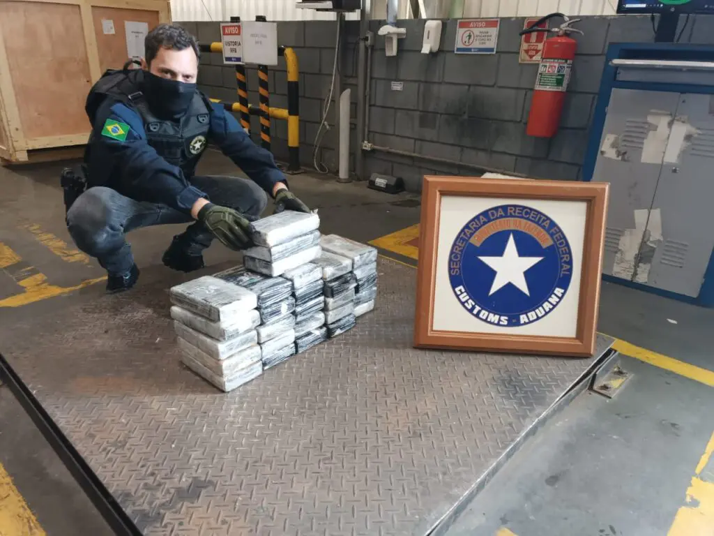 Tráfico de Drogas Receita Federal Paranaguá 56