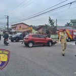 Colisão entre carro e moto no Parque São João